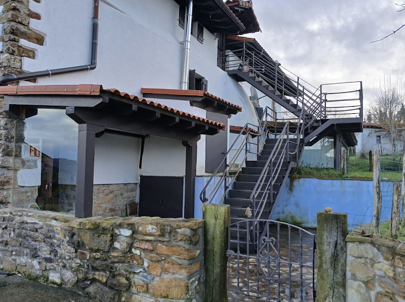 Albergue Rural Monte Baserria - ()