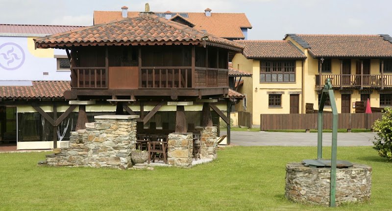 APARTAMENTOS ASTURALDEA - ()