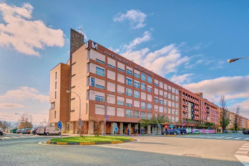 Apartamentos Mirasierra Suites Pamplona - ()