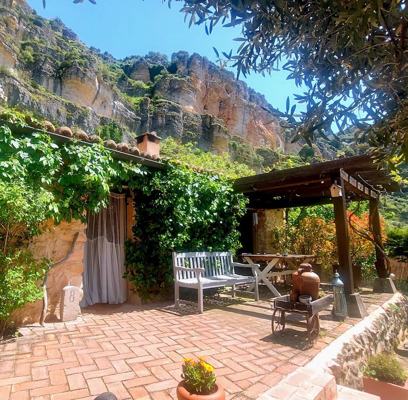 Casa Corazón de piedra en el Río Dulce en Aragosa - ()