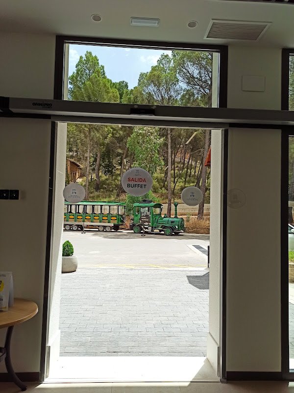 Comedor del balneario de Cofrentes - ()