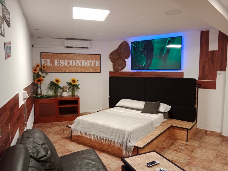 El Escondite perfecto. Desde 44 euros - ()