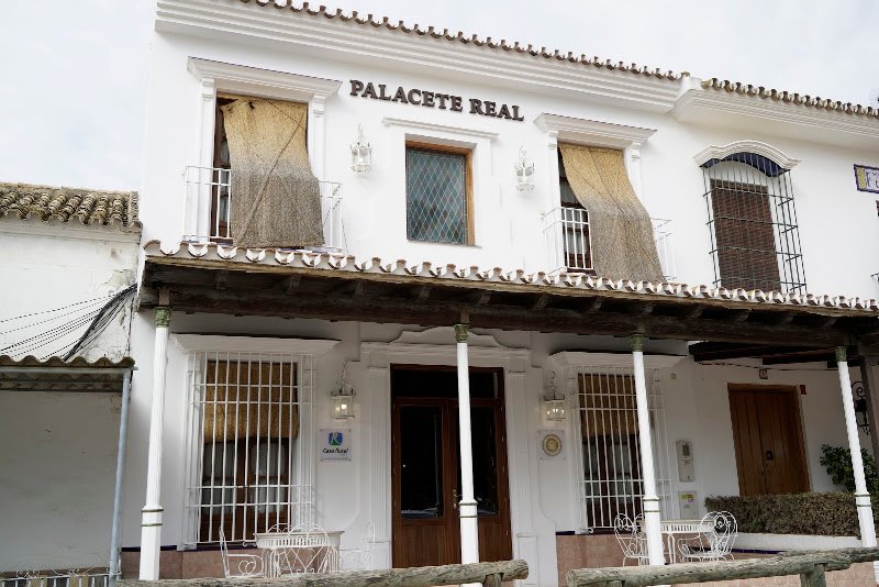 El Palacete Real - ()