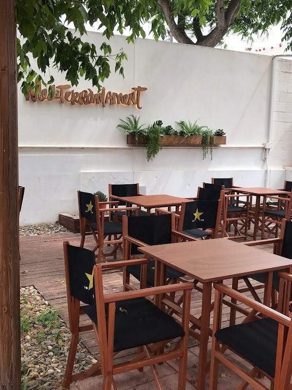 Entre tapes i llesques -bar piscina- - ()