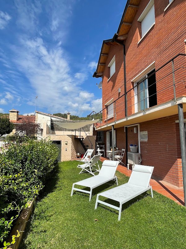 Gemma's Place, Apartment with garden + pool near Barcelona - ()