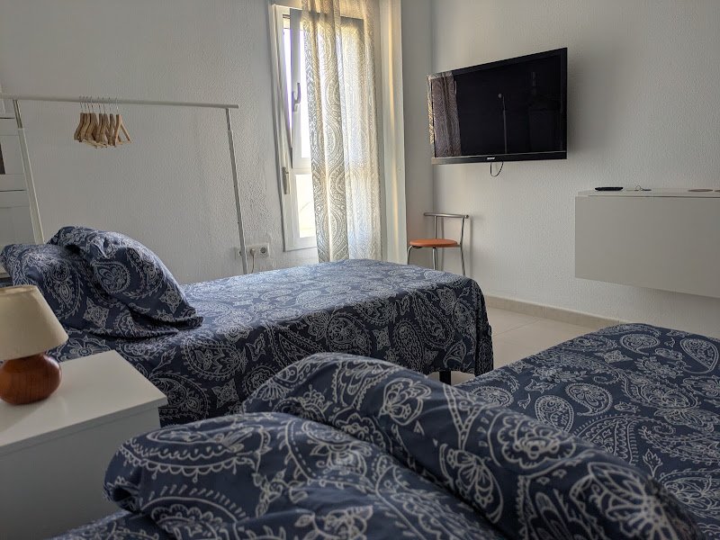 Habitación a 10' de Cádiz con A/C y aparcamiento - ()