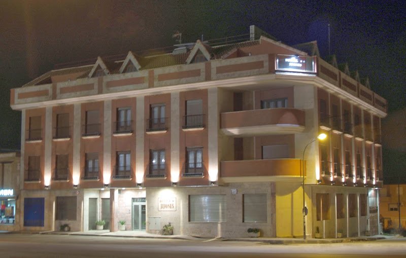 HOSTAL JIJONES - ()