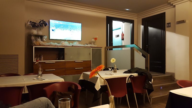 Hostal Plaza - Restaurante Cafetería - ()