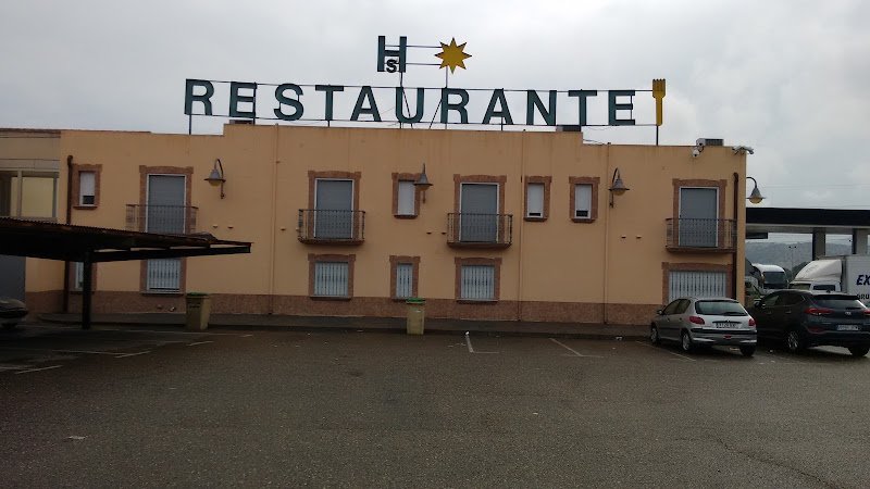 Hostal Rte. Portugal II y Estación de Servicio Almaraz Km.200 - ()