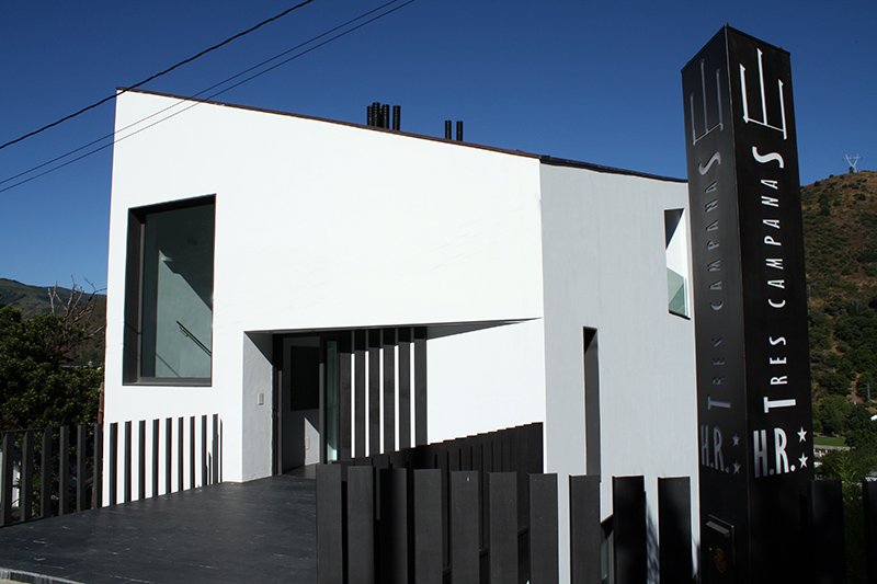 Hostal Tres Campanas - ()