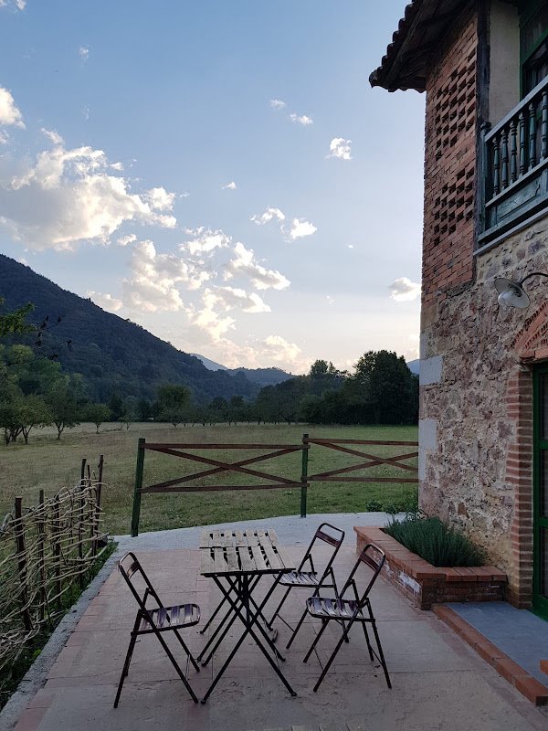 Hostel Rural La Figal de Xugabolos, Casazorrina, Salas - ()