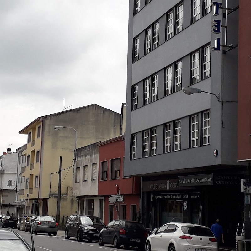 Hotel Camiño de Santiago · Alojamiento Val do Dubra - ()