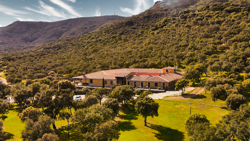 Hotel Resort Hípico El Hinojal - ()
