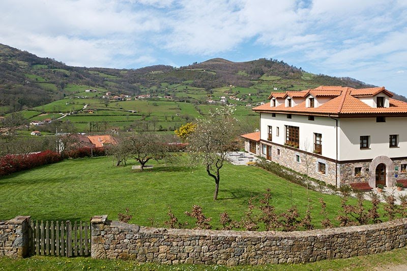Hotel Rural Casa de La Veiga - ()
