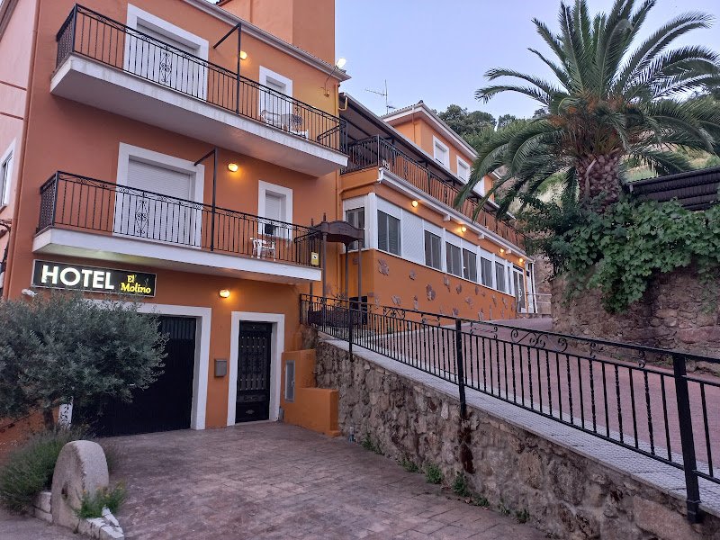 Hotel Rural El Molino. Alojamiento en Baños de Montemayor - ()