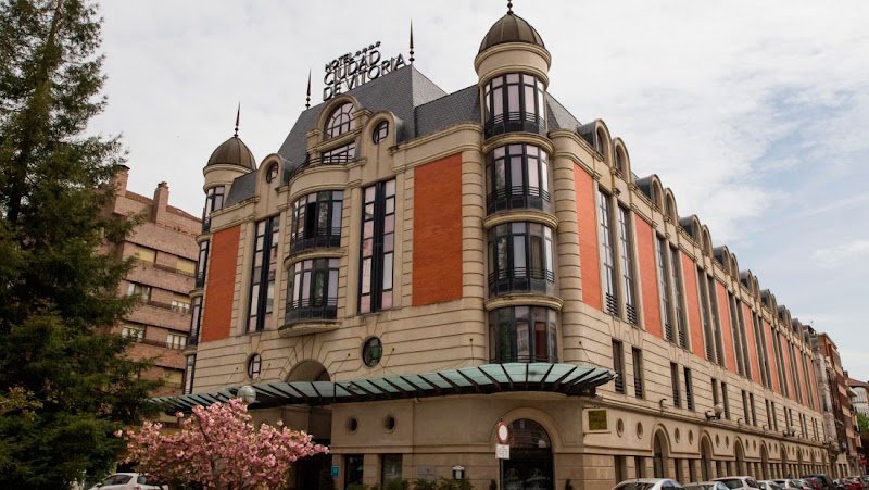 Hotel Silken Ciudad de Vitoria - ()
