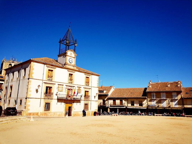 La Pinilla Mountain Resorts | Estación de Esquí y centro de experiencias - ()