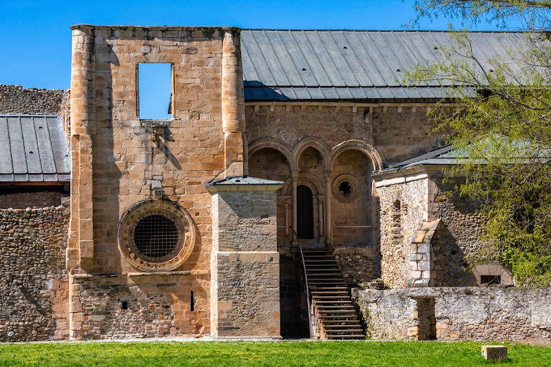 Monasterio de Santa María de Carracedo - ()