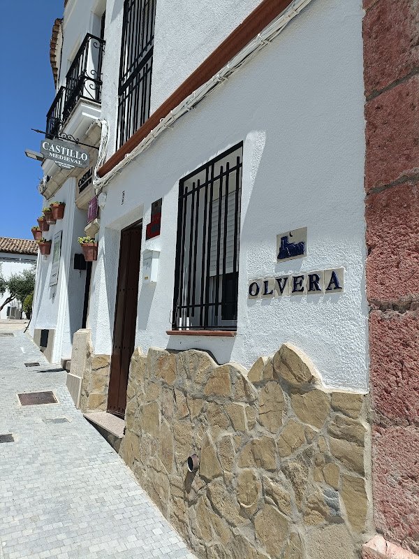 Olvera B&B-Habitaciones privadas con baños compartidos o casa completa para grupos - ()