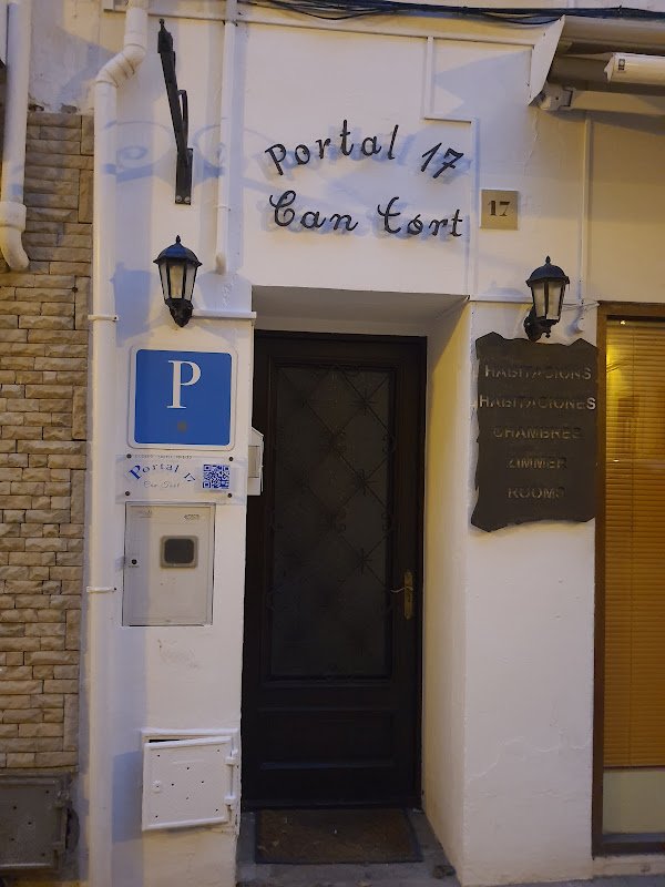 Pensión Portal 17 Can Tort - ()