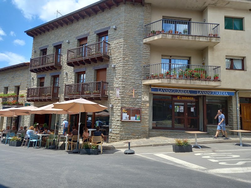Restaurante i Hostal Cabrerès /Ca la Palmira a 6 km de Rupit - ()