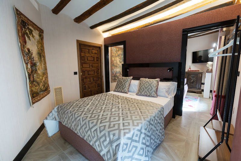 Suites 5 Sentidos - ()