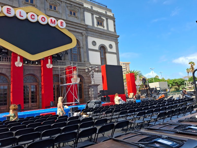 Triana Teatro VV - ()