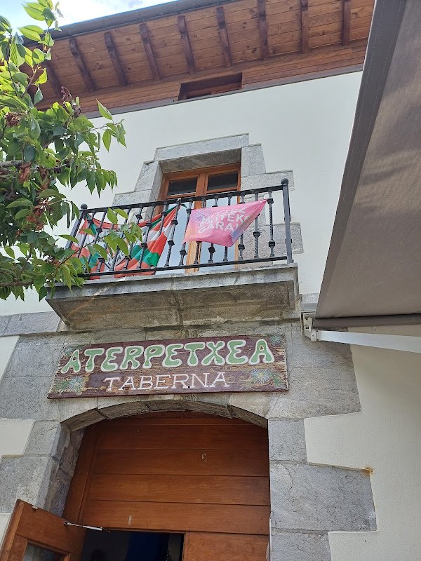 Ubilla Aterpetxea - ()